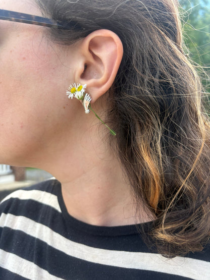 Holding Flowers Hand Studs in Sterling Silver - Trendart